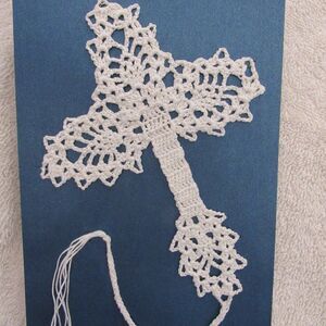 NWT Elegant Lacy Handmade Crocheted Cross Bookmark 100% Cotton pineapple stitch